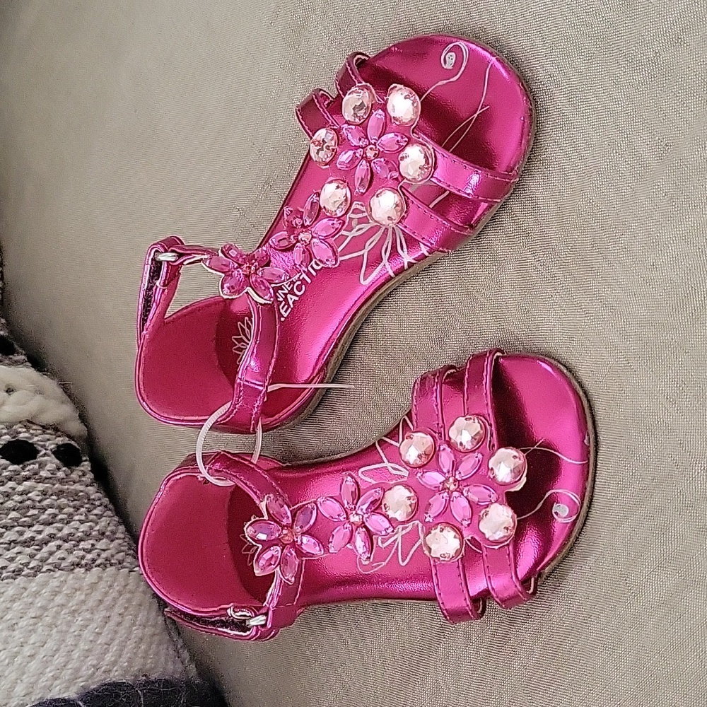 Kenneth Cole REACTION Night Bright Little Girls Pink Embellished Sandal Size 5